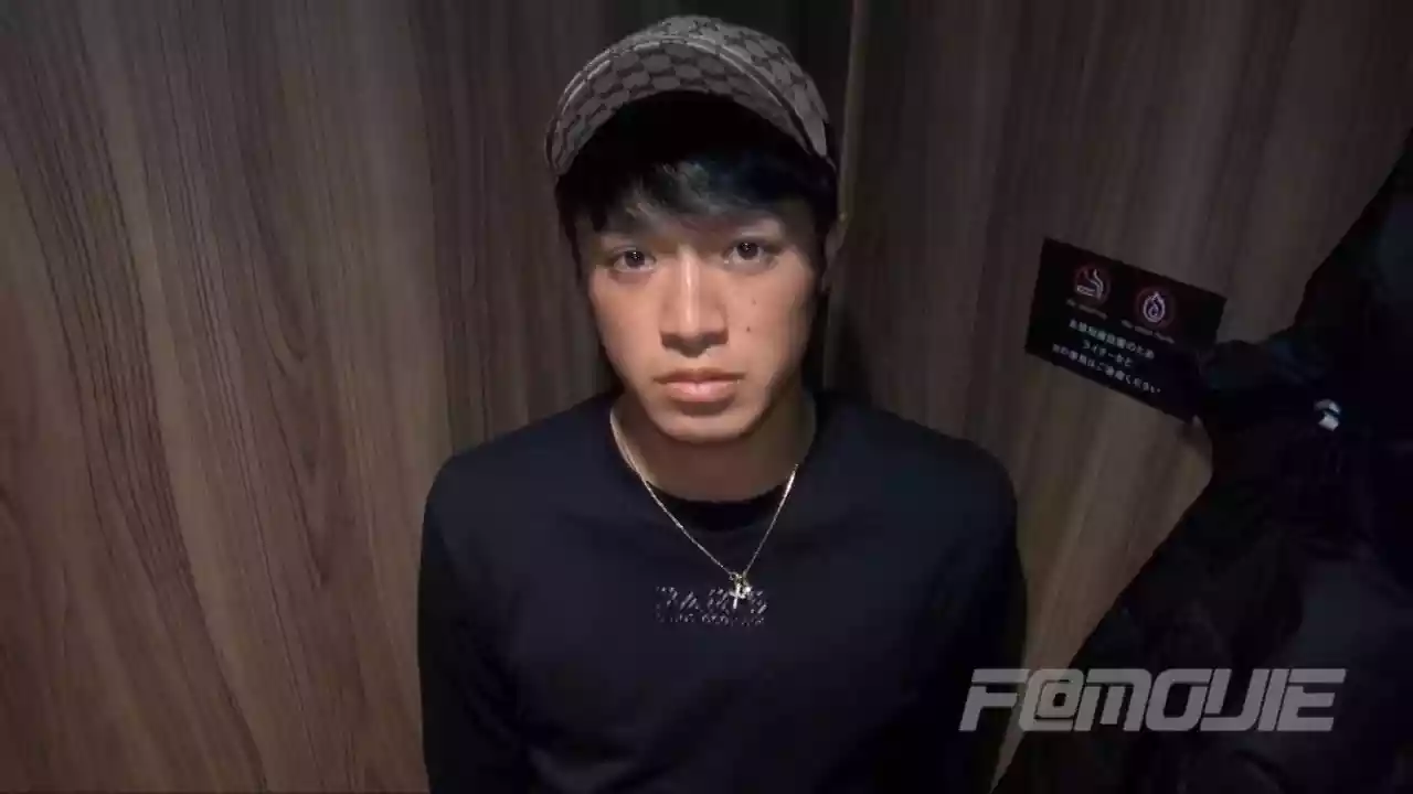 Future Boy – YI1016042 – スタッフ一押し★『こんなとこでヤッちゃいました!!』人気体育会系男子が再び・・某デパートのトイレで大量発射を初披露!!